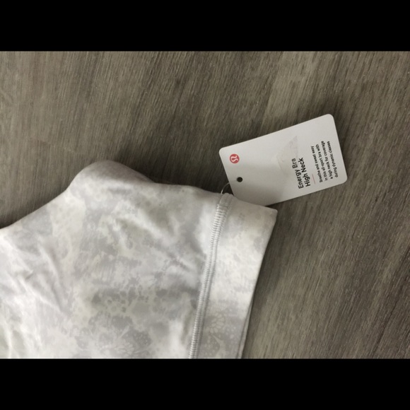 Lululemon Energy Bra High Neck Size 10 NWT - Picture 2 of 7